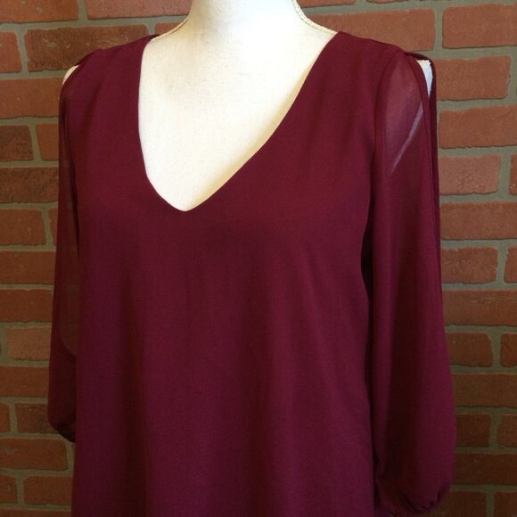 Lulu's Shifting Dears Long Sleeve Shift Dress Cold Shoulder Scoop Neckline Small - Picture 2 of 7